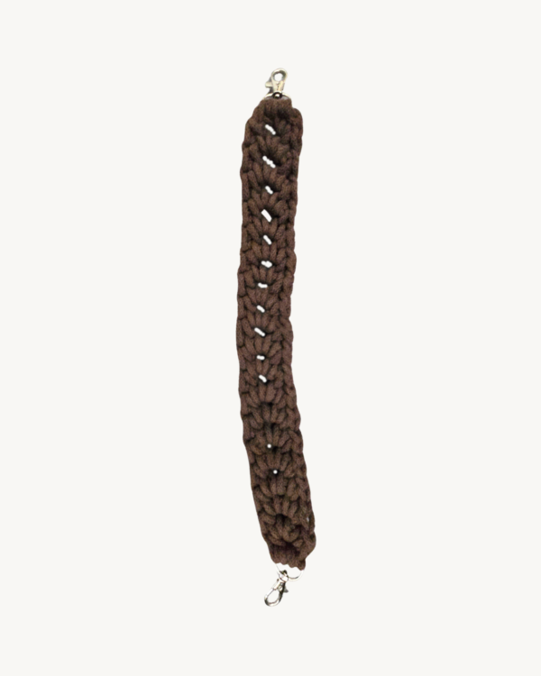 Close-up of the sculpted wheat ear braided handle in dark brown vegan leather for Vintage Punk handbag
